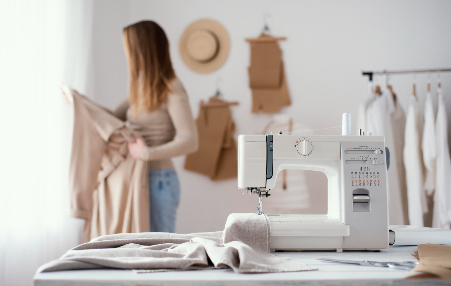 7 Best Sewing Machines To Buy In 2023